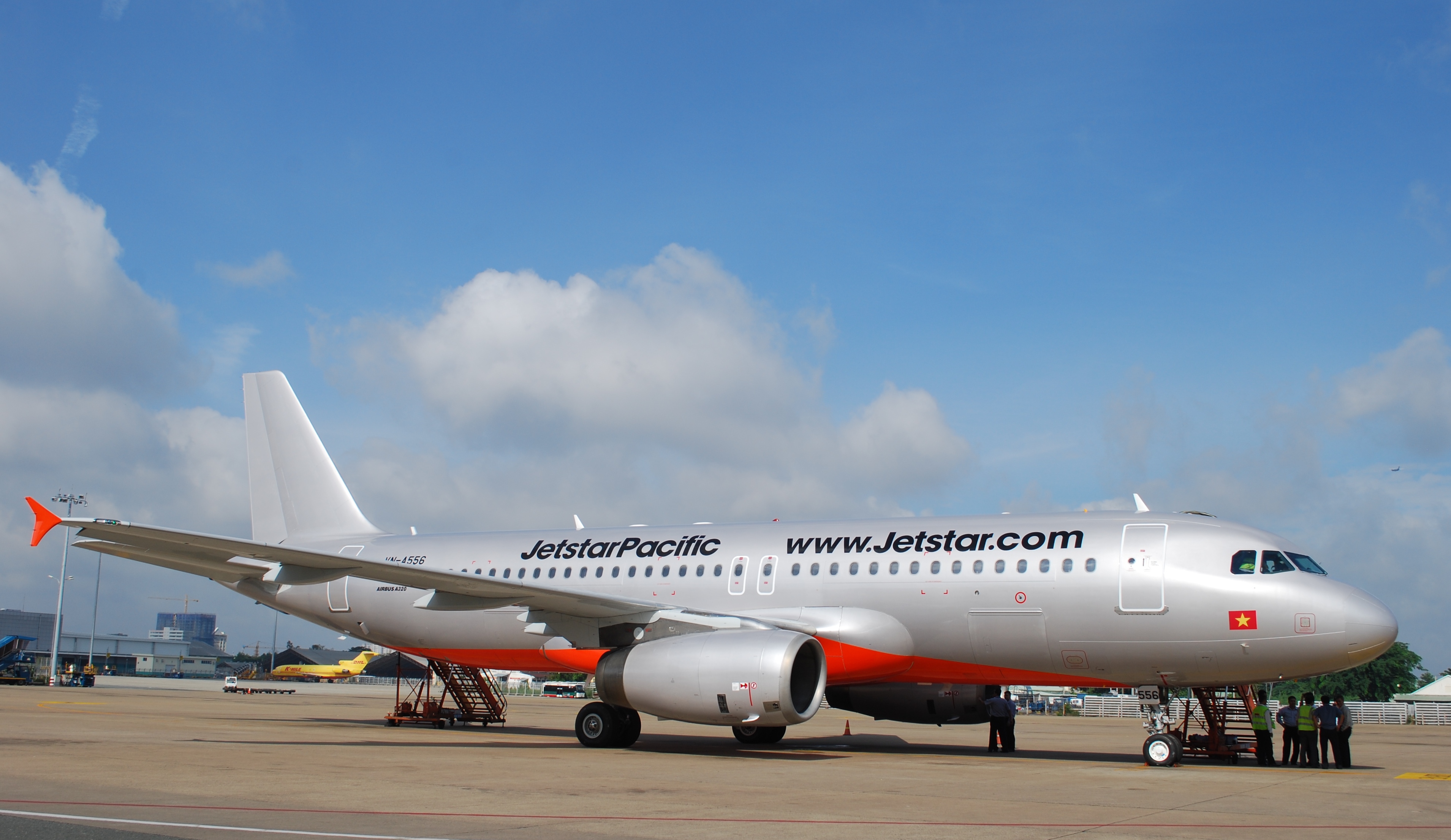 Jetstar Pacific mở 2 đường bay đến Phú Quốc và Nha Trang ảnh 1
